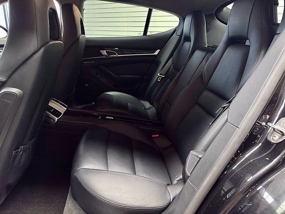 Porsche Panamera 4 17 of 17
