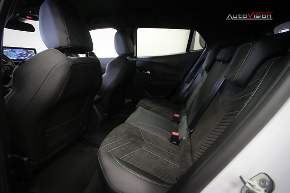 Peugeot 2008 27 of 30