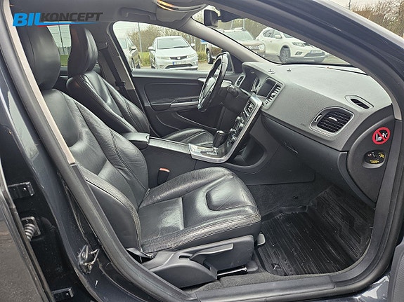 Volvo V60 10 of 22