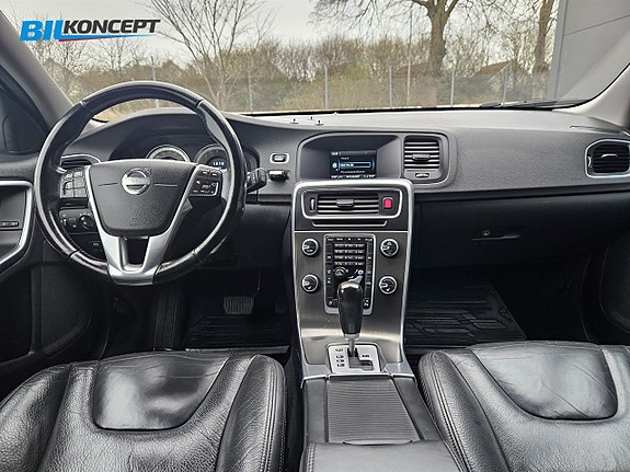 Volvo V60 18 of 22