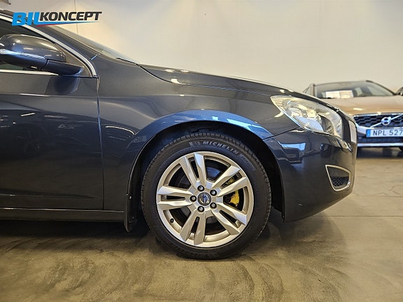 Volvo V60 8 of 22