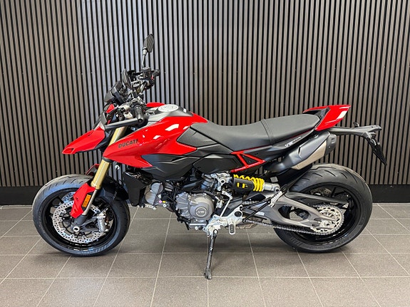 Ducati Hypermotard V2 4 of 5
