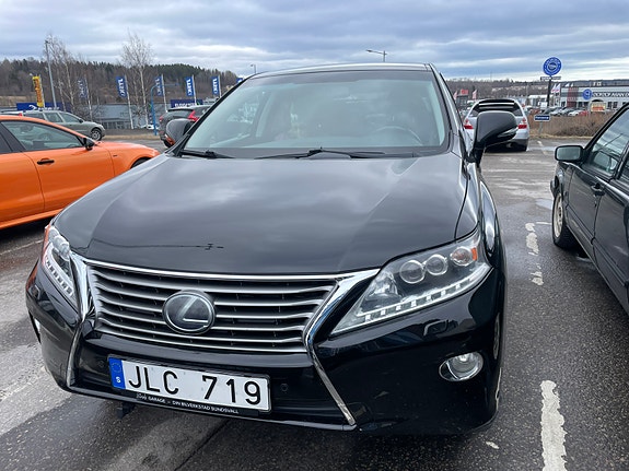 Lexus RX450h 2 of 3