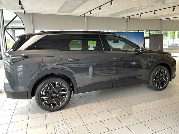 Peugeot 5008 4 of 5