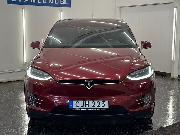 Tesla Model X 3 of 5