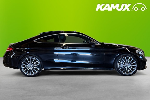 Mercedes-Benz C300 2 of 5