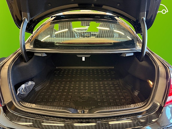 Mercedes-Benz C300 16 of 23