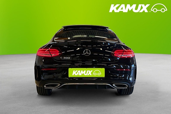 Mercedes-Benz C300 5 of 5