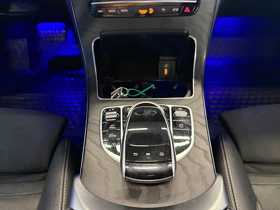 Mercedes-Benz C300 11 of 23