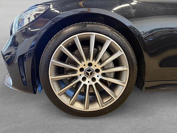 Mercedes-Benz C300 8 of 23