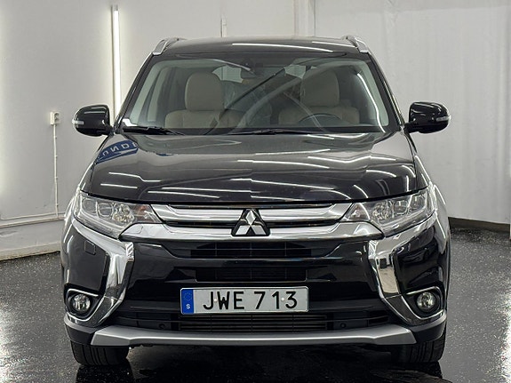 Mitsubishi Outlander 2 of 5