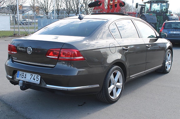 Volkswagen Passat 5 of 5