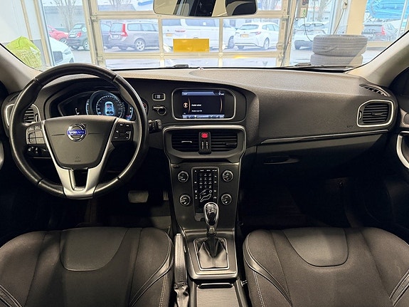 Volvo V40 9 of 15