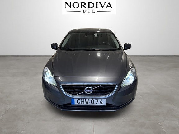 Volvo V40 8 of 15