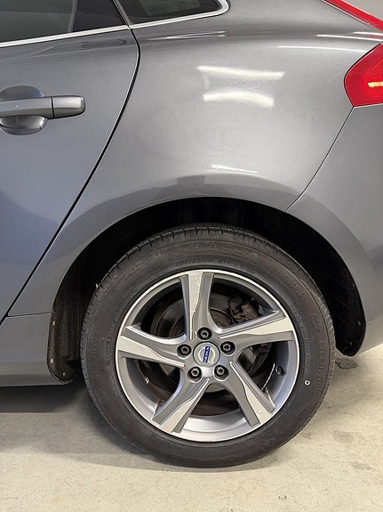 Volvo V40 14 of 15