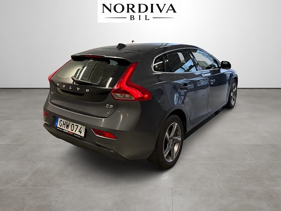 Volvo V40 3 of 5