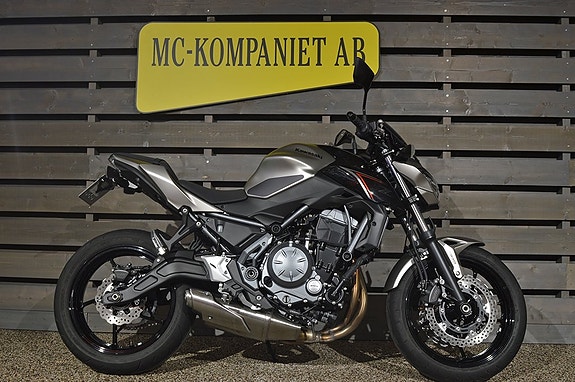 Kawasaki Z650 ABS "låga mil"