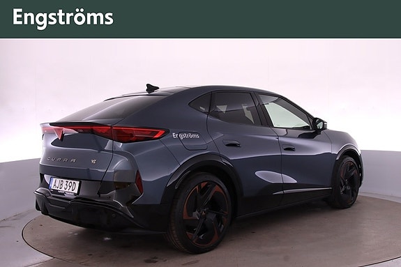 Cupra Tavascan 3 of 5