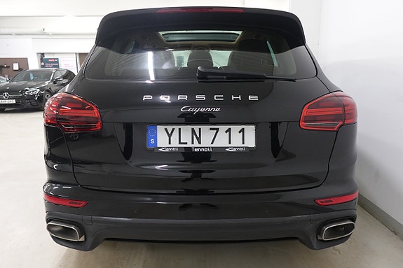 Porsche Cayenne 23 of 24