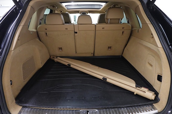 Porsche Cayenne 19 of 24