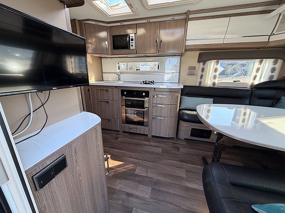 Kabe 780 Imperial TDL KS AC + Markis + Förbränningstoalett 3 of 12