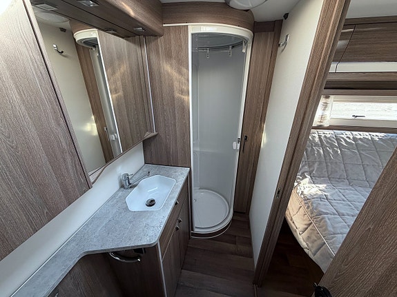 Kabe 780 Imperial TDL KS AC + Markis + Förbränningstoalett 8 of 12
