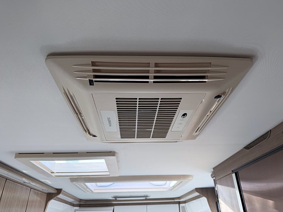 Kabe 780 Imperial TDL KS AC + Markis + Förbränningstoalett 11 of 12