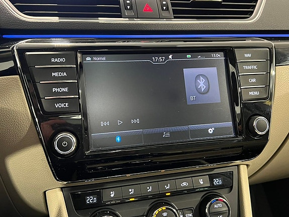 Skoda Superb 16 of 27