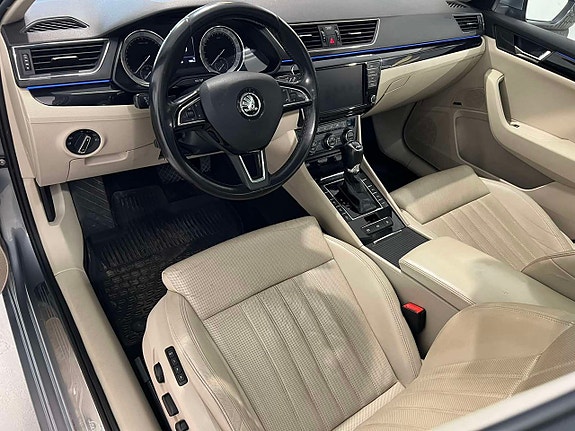Skoda Superb 18 of 27