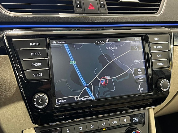 Skoda Superb 14 of 27