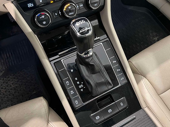 Skoda Superb 17 of 27