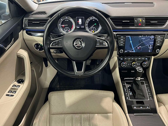 Skoda Superb 11 of 27