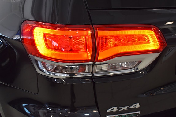 Jeep Grand Cherokee 28 of 28