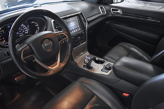 Jeep Grand Cherokee 10 of 28