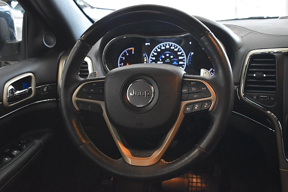 Jeep Grand Cherokee 13 of 28