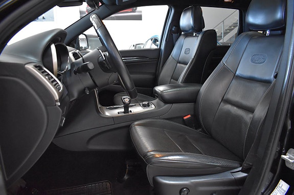 Jeep Grand Cherokee 11 of 28