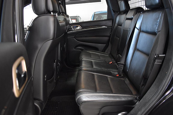 Jeep Grand Cherokee 12 of 28