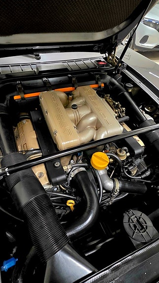 Porsche 928 11 of 22