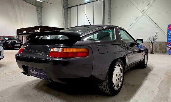 Porsche 928 7 of 22