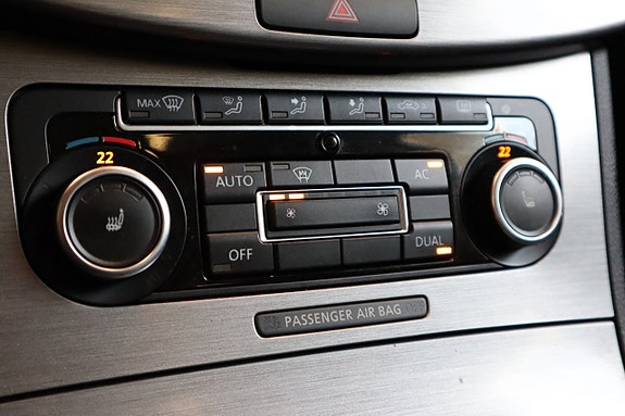 Volkswagen Passat 10 of 17