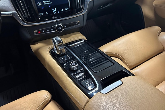 Volvo V90 16 of 30