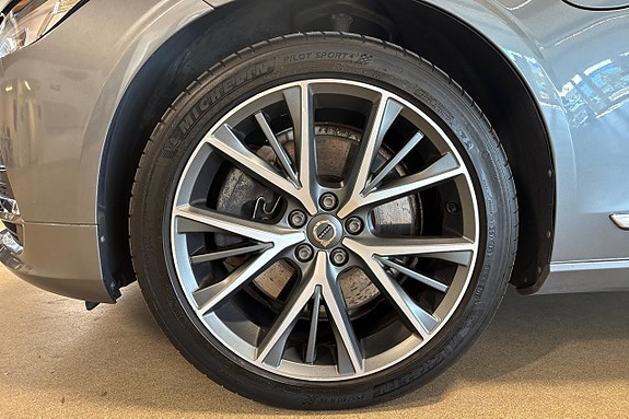 Volvo V90 10 of 30