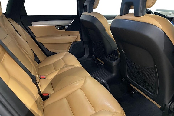 Volvo V90 24 of 28