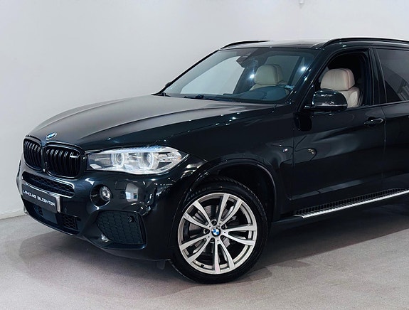 BMW X5 2 of 5
