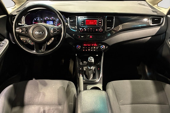 Kia Carens 11 of 17