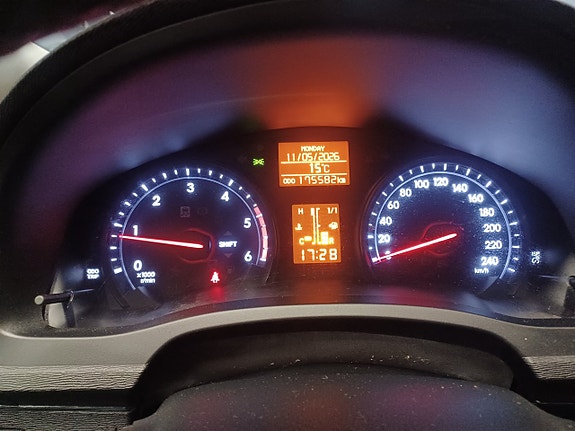 Toyota Avensis 13 of 16