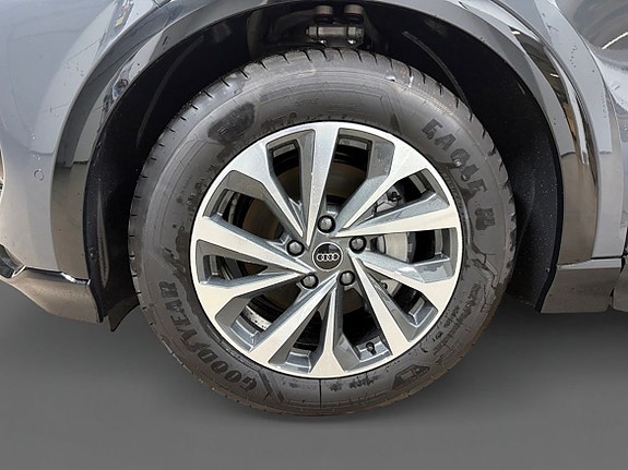 Audi Q6 e-tron 12 of 12