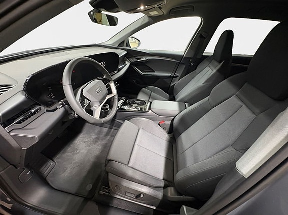 Audi Q6 e-tron 7 of 12