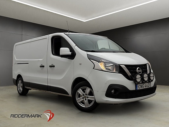 Nissan NV300 3 of 5