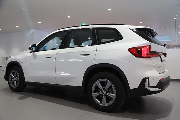 BMW X1 8 of 13